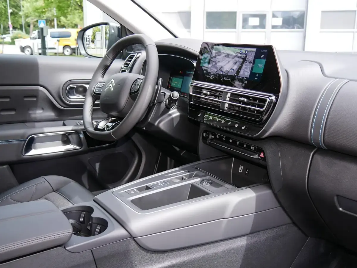 Neu Citroën C5 Aircross 224 PS (164 kW) 2025 Okenitweiß SUV