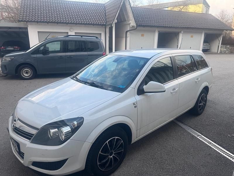 Gebraucht Opel Astra 110 PS (80 kW) 2010 Weiß Kombi