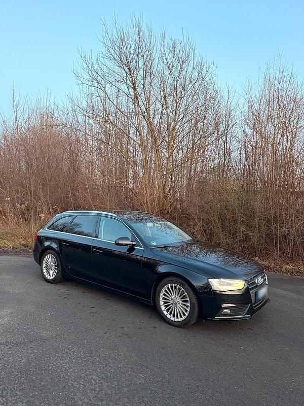 Gebraucht Audi A4 Comfort 163 PS (119 kW) 2014 Schwarz Kombi
