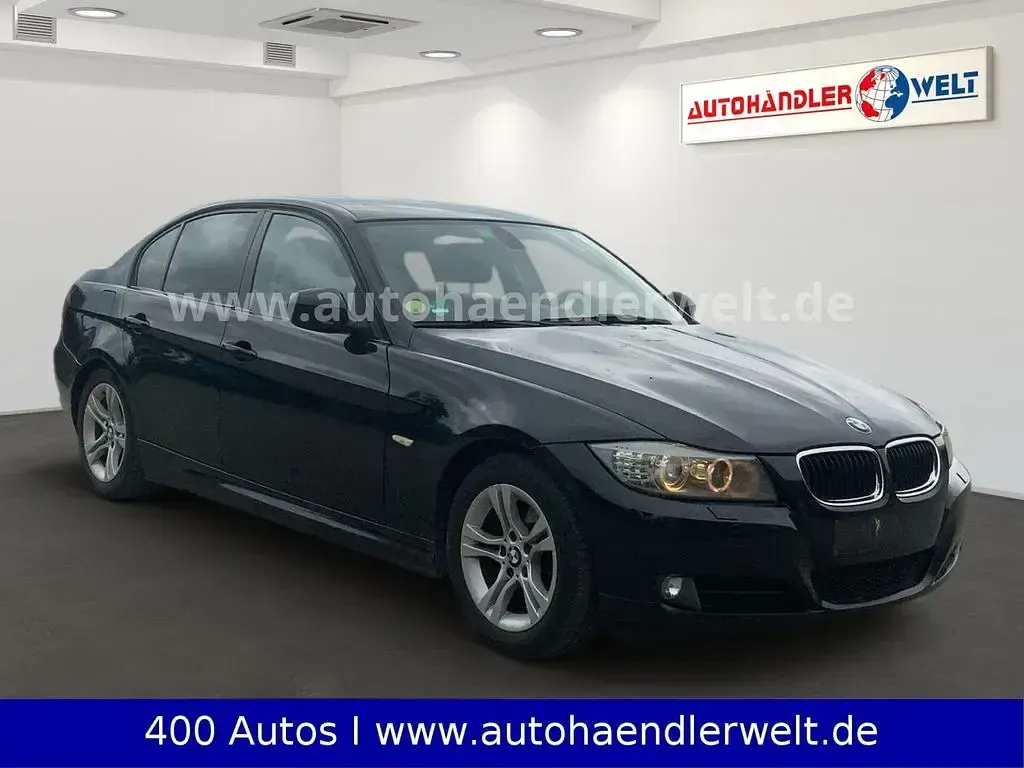 Gebraucht BMW 320 163 PS (119 kW) 2011 Schwarz Limousine