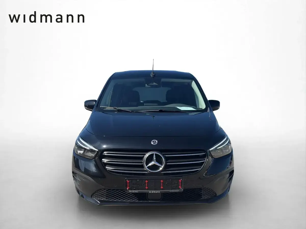Gebraucht Mercedes T180 Progressive 116 PS (85 kW) 2023 Schwarz Van / Kleinbus