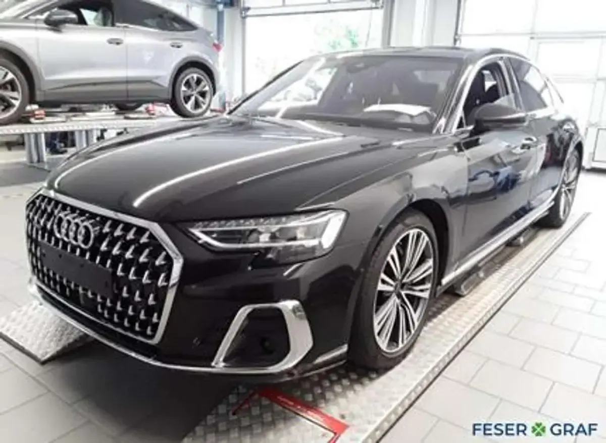 Gebraucht Audi A8 Ambiente 286 PS (210 kW) 2023 Mythosschwarz metallic Limousine