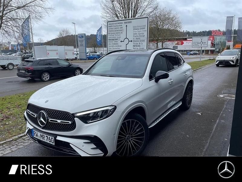 Gebraucht Mercedes GLC220 AMG 197 PS (144 kW) 2026 Unilack polarweiß SUV