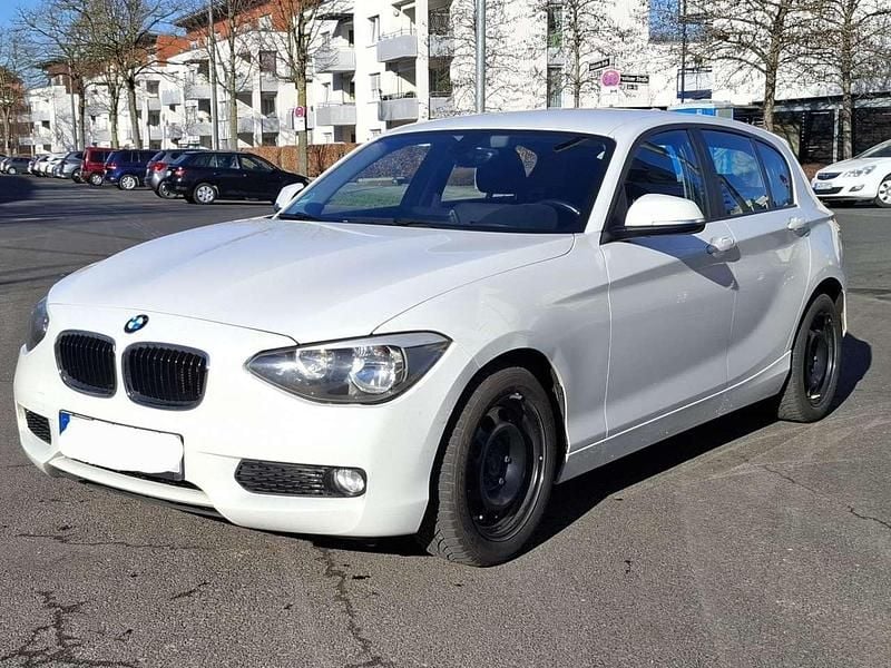 Weiß Gebraucht 2014 BMW 116 Kleinwagen | 4.390 € (Superpreis) - Bild 1/4