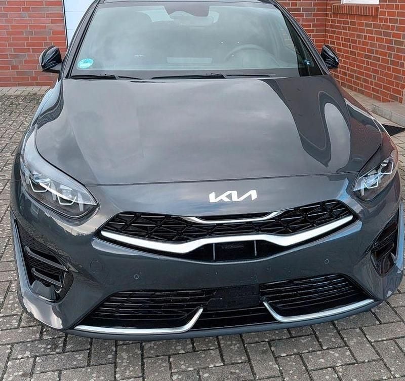 Gebraucht Kia ProCeed GT-Line 140 PS (102 kW) 2024 Grau Kombi