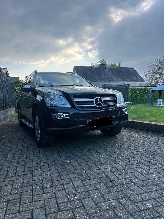Schwarz Gebraucht 2009 Mercedes GL420 SUV | 16.700 € (Etwas zu teuer) - Bild 1/4