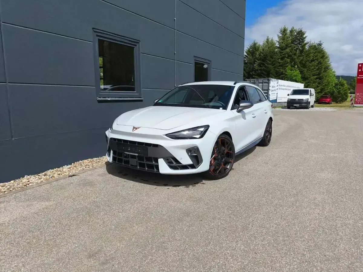 Gebraucht Cupra Leon VZ 333 PS (244 kW) 2025 (unbekannt) Kombi
