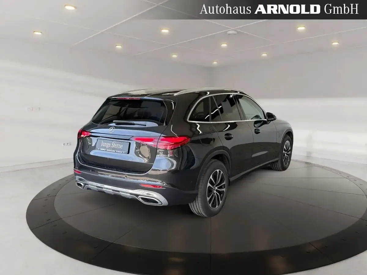 Gebraucht Mercedes GLC200 Avantgarde 227 PS (166 kW) 2025 Grau SUV