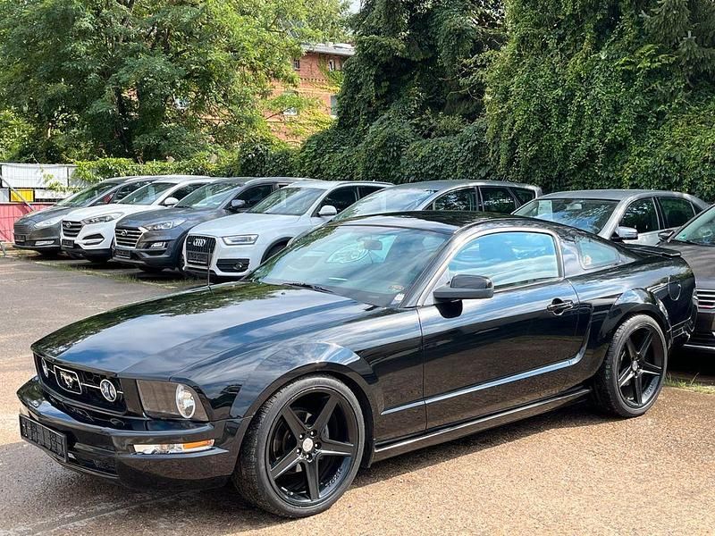 Schwarz Gebraucht 2008 Ford Mustang | 12.999 € (Fairer Preis) - Bild 1/4