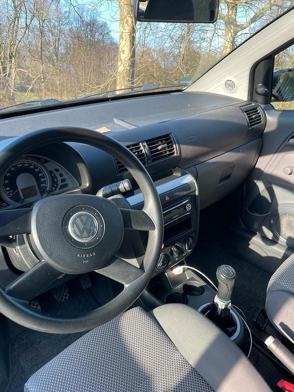 Gebraucht VW Fox 54 PS (39 kW) 2006 Silber Kleinwagen