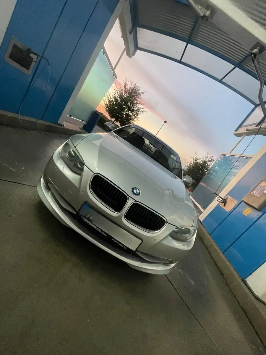 Gebraucht BMW 320 180 PS (132 kW) 2010 Silber Cabrio