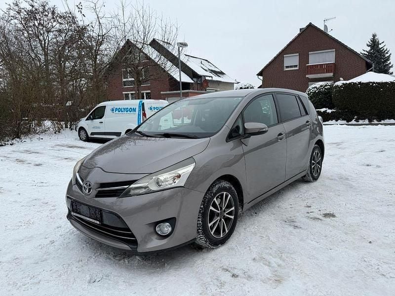 Braun Gebraucht 2014 Toyota Verso Van / Kleinbus | 6.300 € (Superpreis) - Bild 1/4
