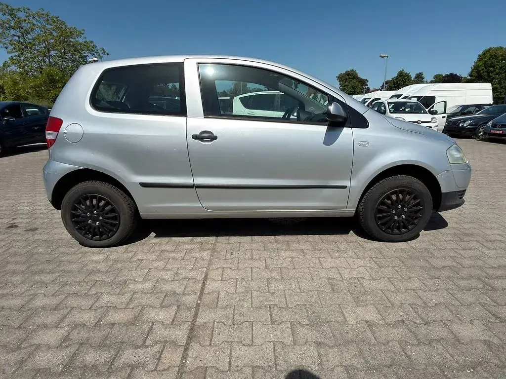 Gebraucht VW Fox 69 PS (50 kW) 2005 Silber Kleinwagen