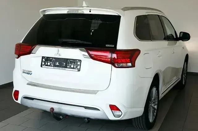 Gebraucht Mitsubishi Outlander P-HEV 224 PS (164 kW) 2020 Weiß SUV