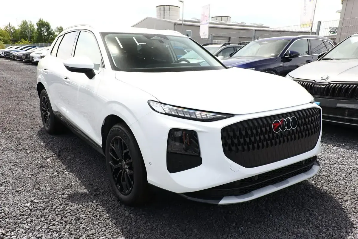 Neu Audi Q3 Ambiente 204 PS (150 kW) 2026 Arkonaweiß SUV