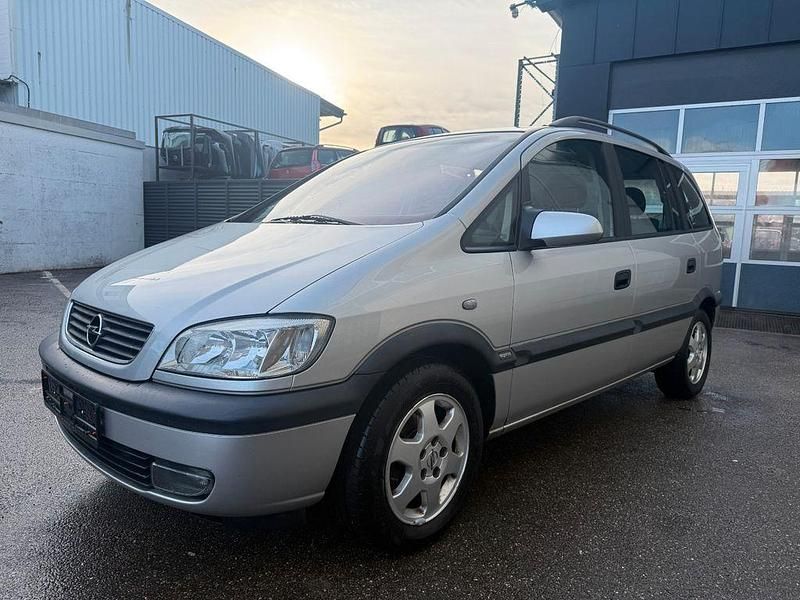 Gebraucht Opel Zafira Elegance 125 PS (91 kW) 2002 Silber Van / Kleinbus