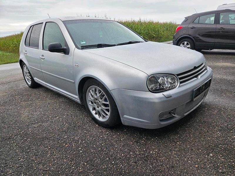 Silber Gebraucht 1999 VW Golf IV Kleinwagen | 1.990 € (Fairer Preis) - Bild 1/4