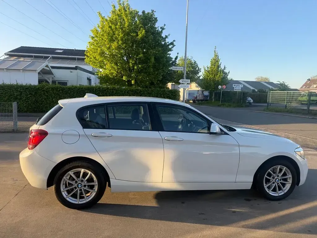 Gebraucht BMW 120 Advantage 184 PS (135 kW) 2014 Weiß Kleinwagen