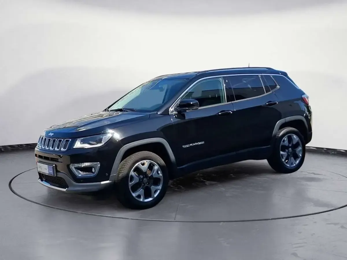 Gebraucht Jeep Compass Limited 170 PS (125 kW) 2019 Schwarz SUV