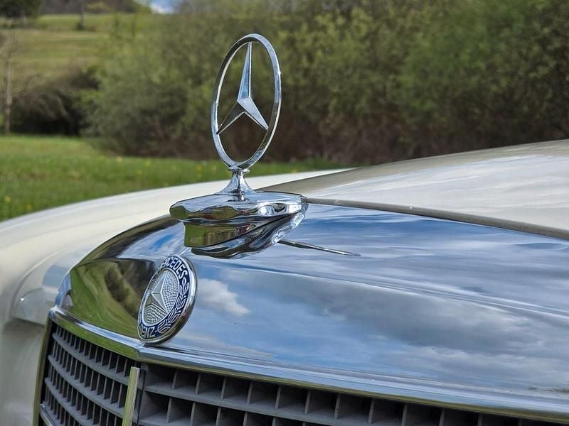 Gebraucht Mercedes E280 185 PS (136 kW) 1972 Weiß Limousine