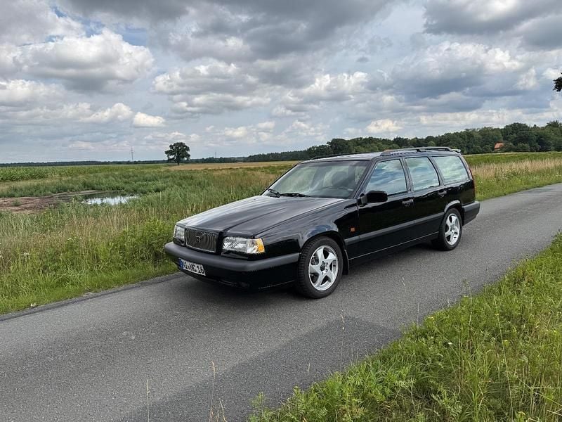 Schwarz Gebraucht 1996 Volvo 850 Kombi | 5.200 € - Bild 1/4