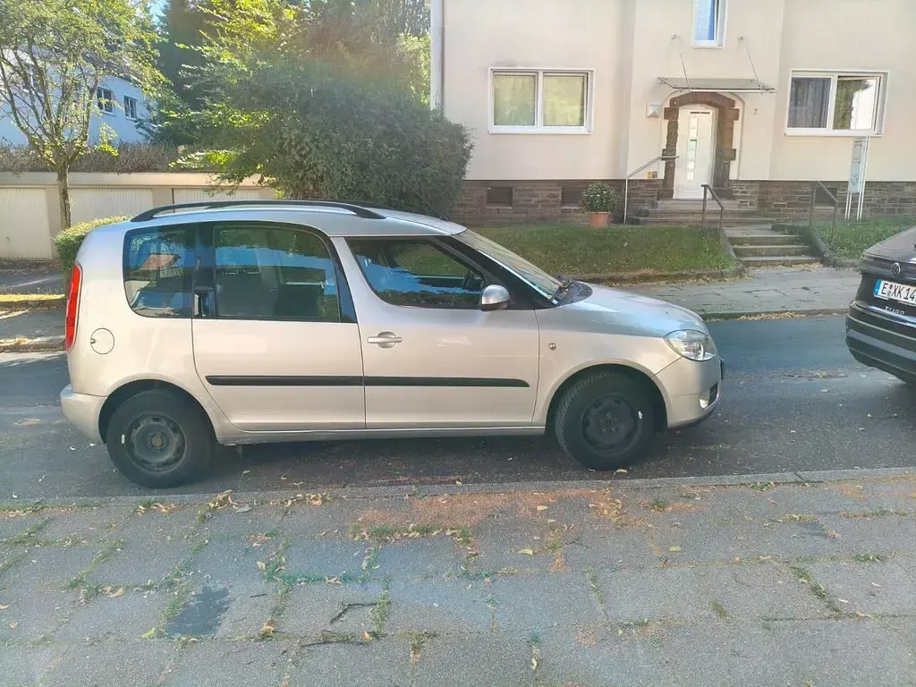 Gebraucht Skoda Roomster Comfort 86 PS (63 kW) 2007 Silber Van / Kleinbus