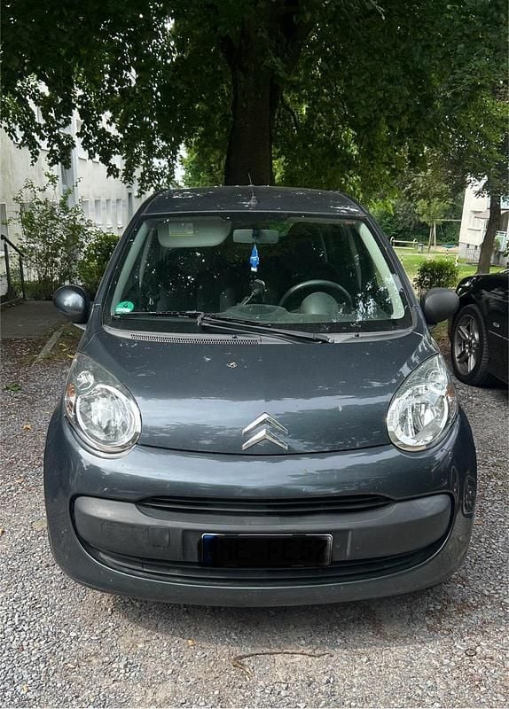 Grau Gebraucht 2006 Citroën C1 Kleinwagen | 1.900 € (Fairer Preis) - Bild 1/4