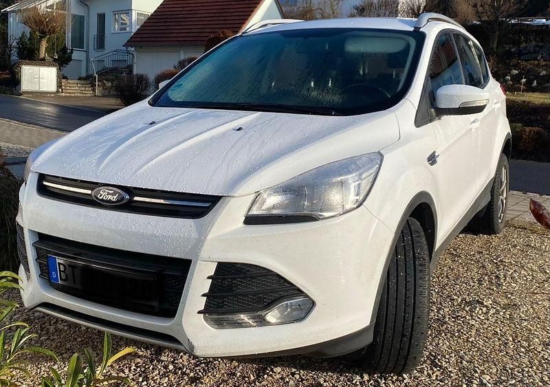 Gebraucht Ford Kuga Individual 150 PS (110 kW) 2014 Weiß SUV