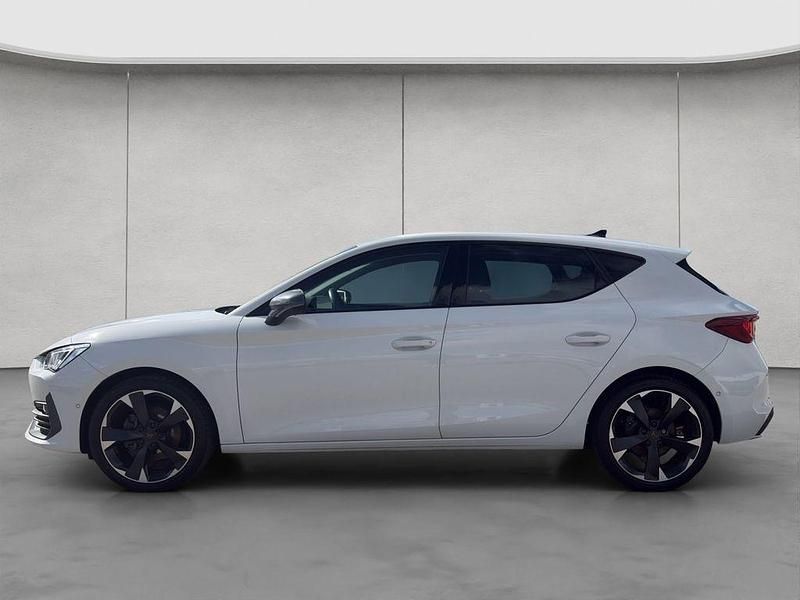 Używany Cupra Leon 150 KM (110 kW) 2024 Biały Sedan/Limuzyna