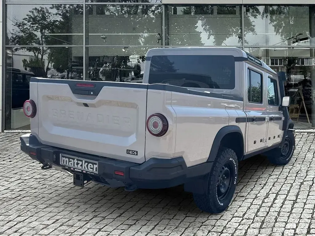 Neu Ineos Grenadier 249 PS (183 kW) 2026 Rot SUV