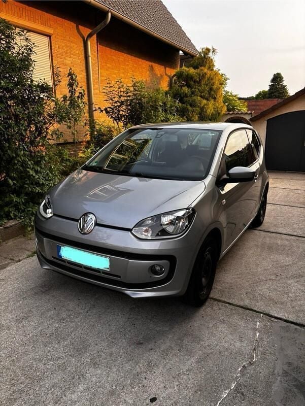 Silber Gebraucht 2015 VW up! Kleinwagen | 5.900 € (Fairer Preis) - Bild 1/4