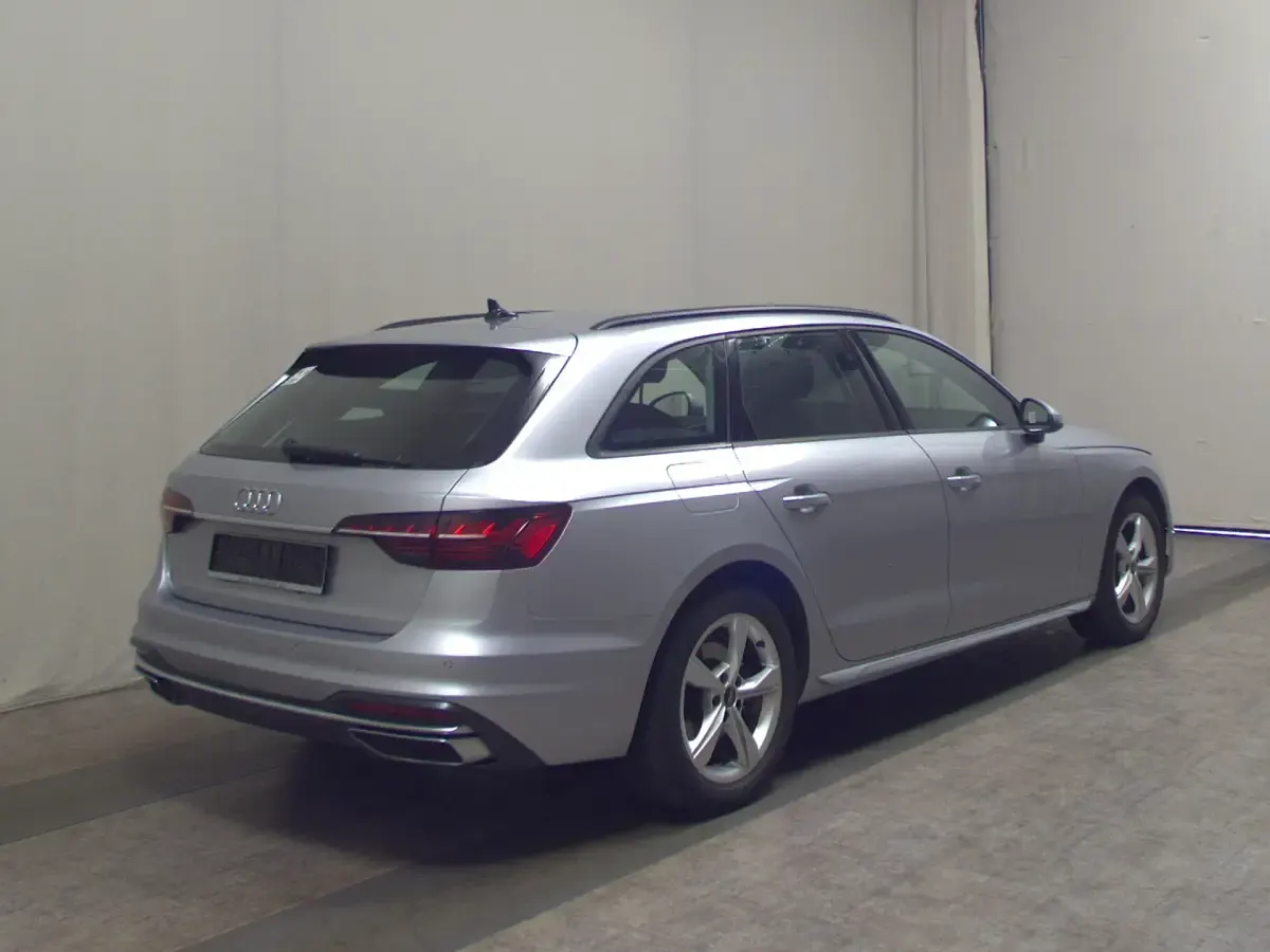 Gebraucht Audi A4 Advanced 163 PS (119 kW) 2021 Silber Kombi