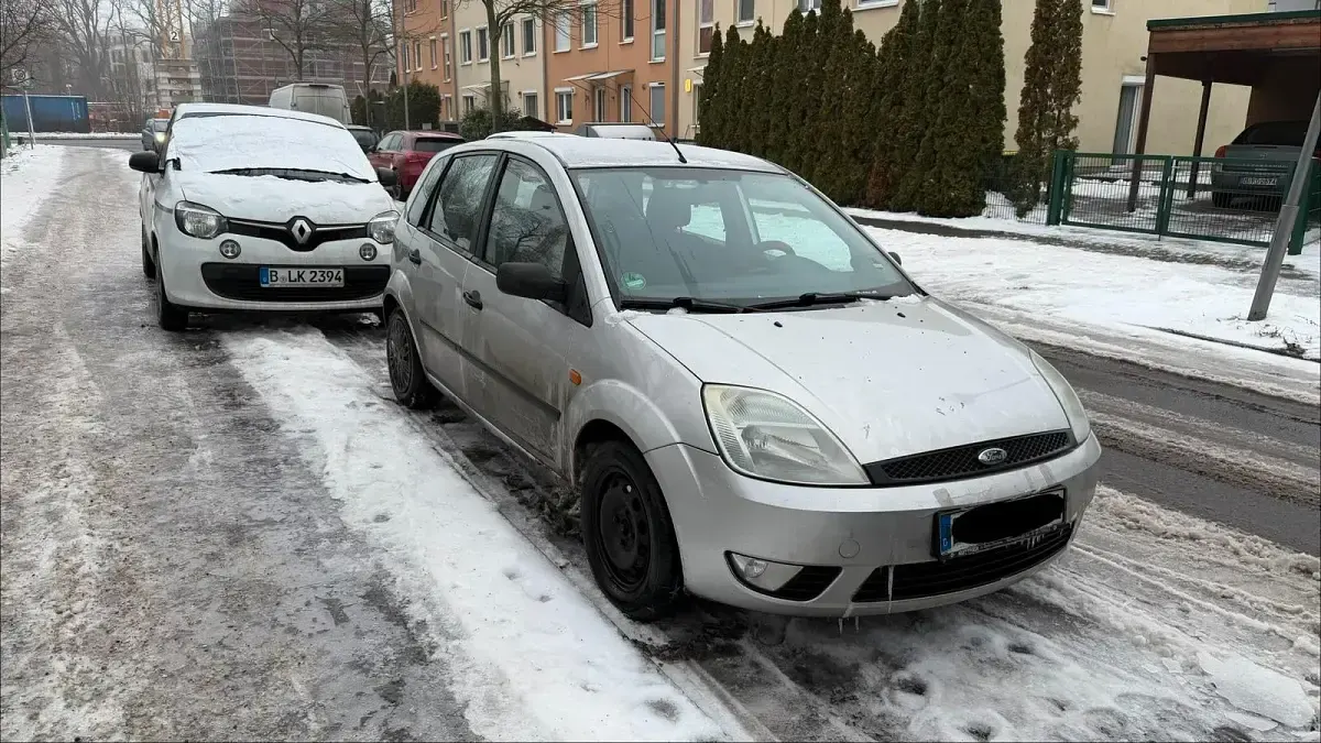 Gebraucht Ford Fiesta 80 PS (58 kW) 2002 Grau Kleinwagen