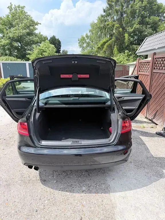 Gebraucht Audi A4 Ambiente 120 PS (88 kW) 2011 Schwarz Limousine