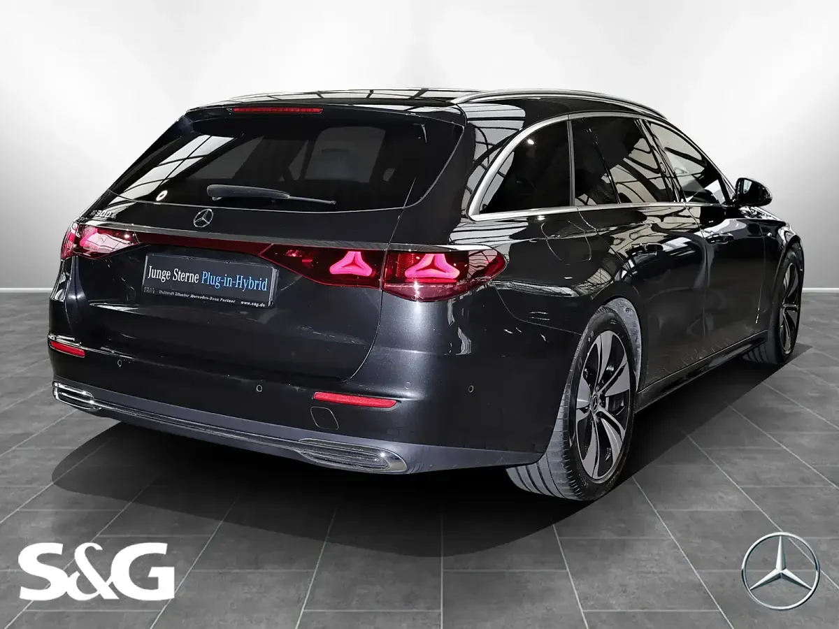 Gebraucht Mercedes E300 Advanced Plus 204 PS (150 kW) 2025 Metalliclack graphitgrau Kombi