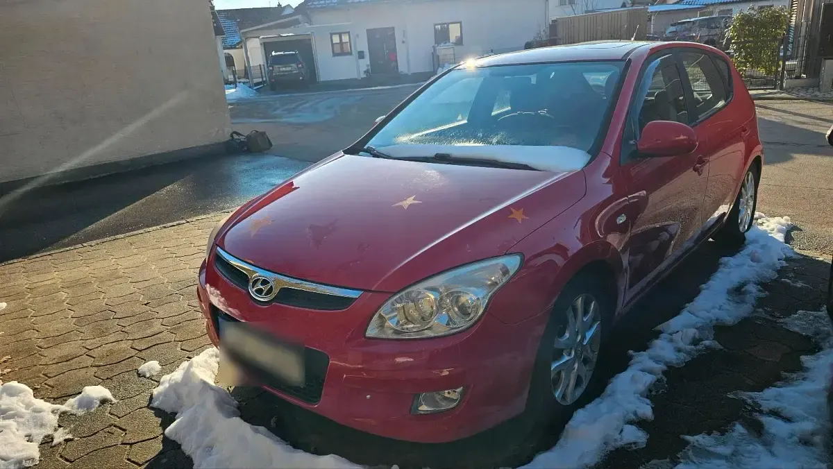Gebraucht Hyundai i30 116 PS (85 kW) 2008 Rot Kleinwagen