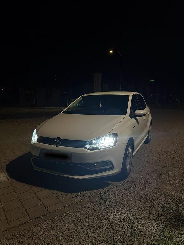 Gebraucht VW Polo Allstar 90 PS (66 kW) 2015 Weiß Kleinwagen