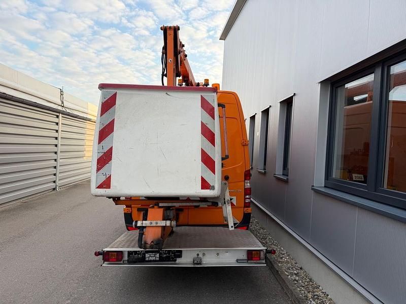 Gebraucht Mercedes Sprinter 163 PS (119 kW) 2018 Orange Van