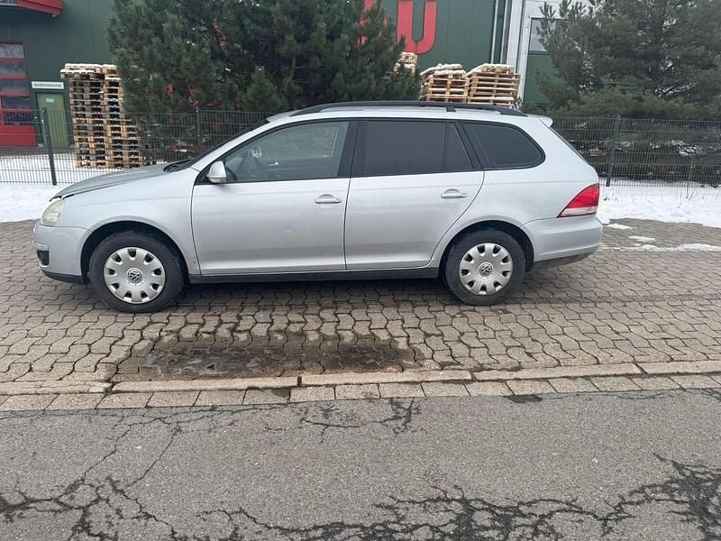 Gebraucht VW Golf V 105 PS (77 kW) 2009 Silber Kombi