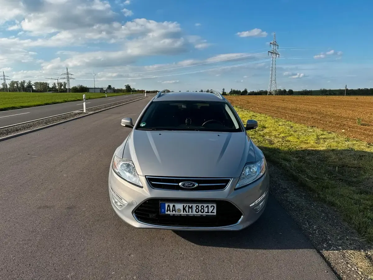 Gebraucht Ford Mondeo 200 PS (147 kW) 2011 Silber Kombi
