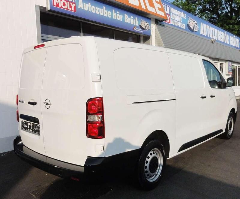 Gebraucht Opel Vivaro 122 PS (89 kW) 2022 Weiß Van / Kleinbus
