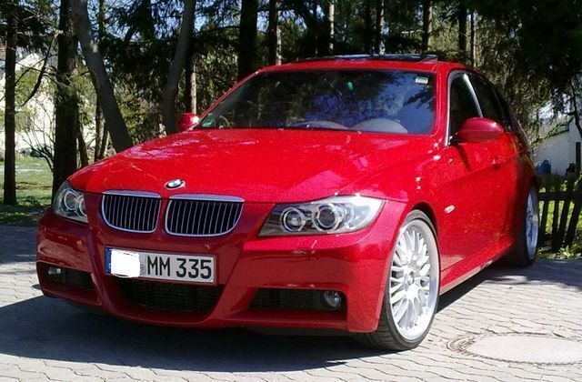 Rot Gebraucht 2006 BMW 330 M Sport Limousine | 16.750 € - Bild 1/4