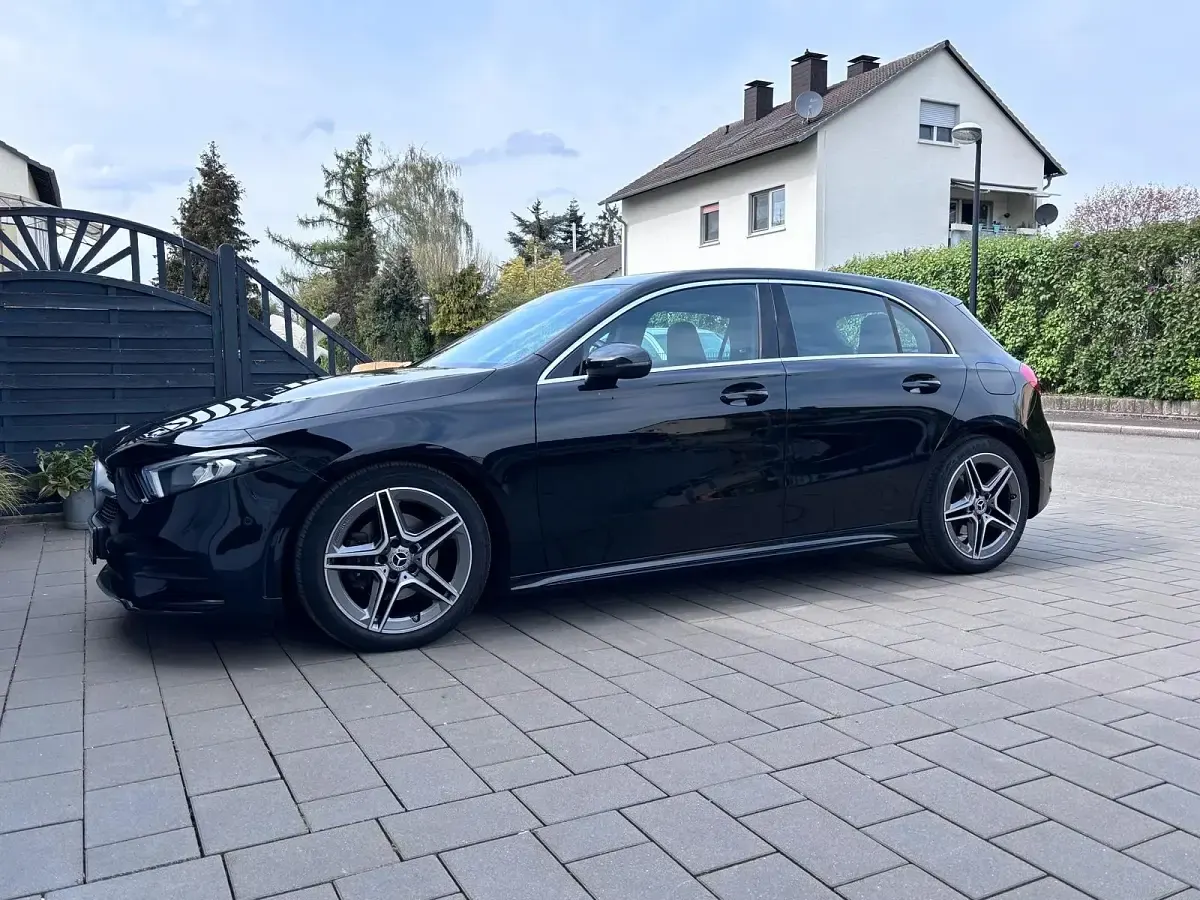 Gebraucht Mercedes A200 AMG line 163 PS (119 kW) 2026 Schwarz Limousine
