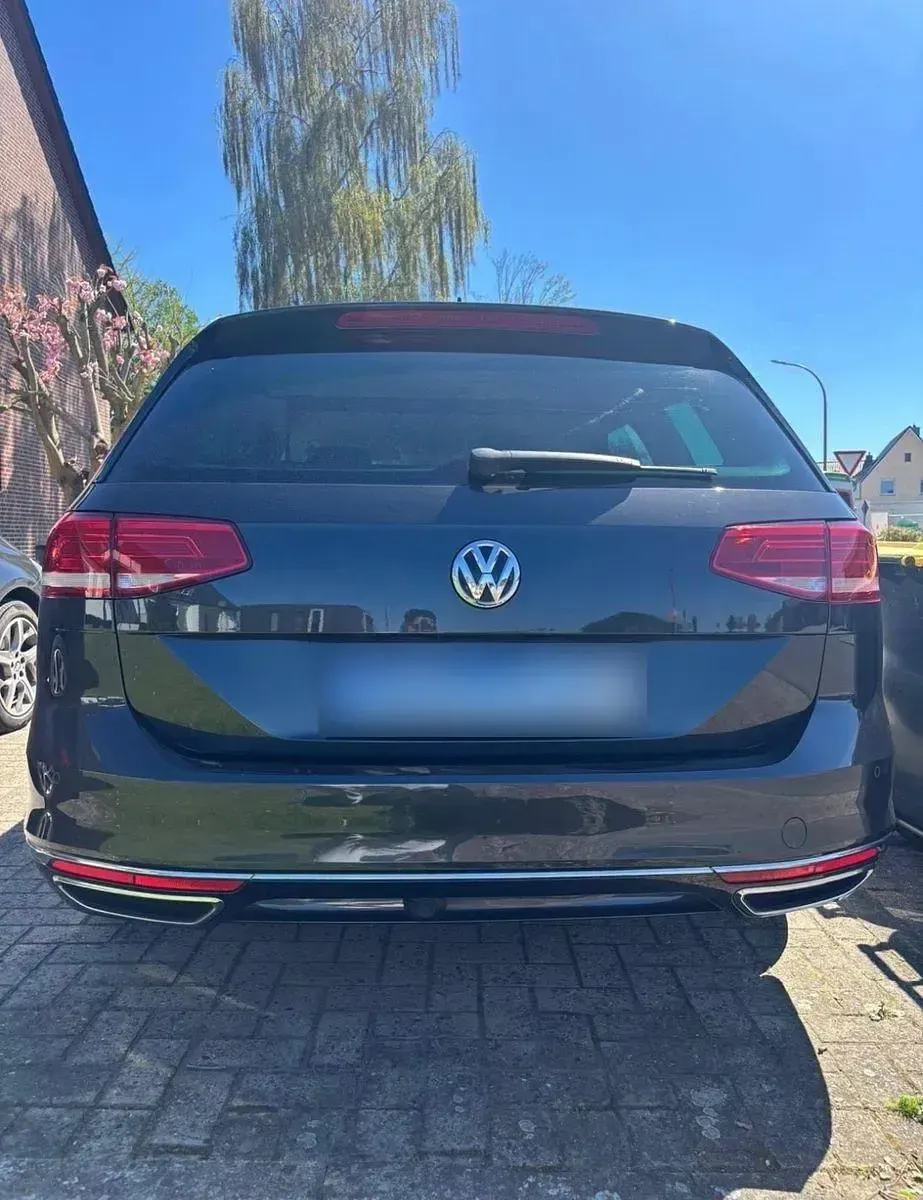 Gebraucht VW Passat Highline 190 PS (139 kW) 2017 Schwarz Kombi