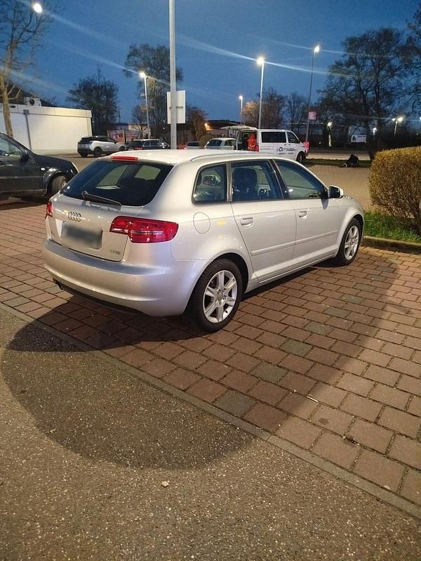 Gebraucht Audi A3 Ambiente 105 PS (77 kW) 2013 Grau Limousine