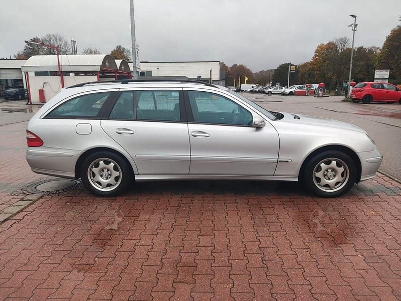 Grau Gebraucht 2005 Mercedes E320 Avantgarde Kombi | 1.999 € (Superpreis) - Bild 1/4