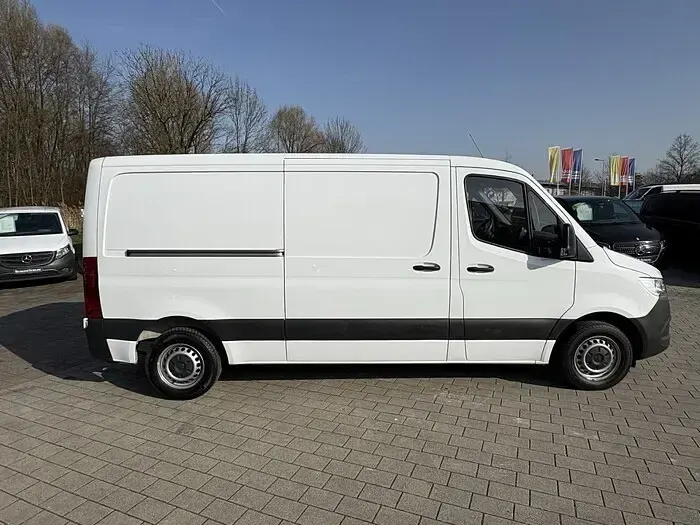 Gebraucht Mercedes Sprinter 114 PS (83 kW) 2023 Arktikweiß Van