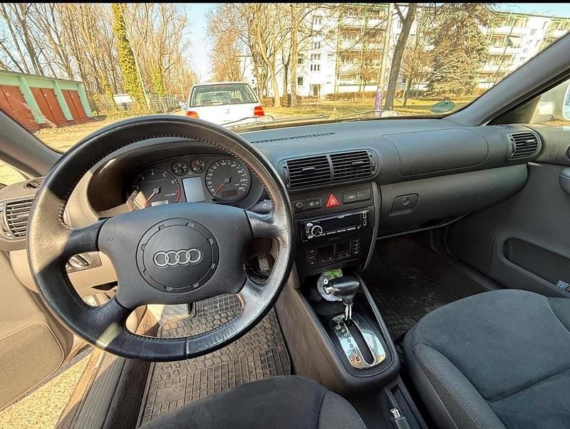Usata Audi A3 150 CV (110 kW) 2000 Argento Utilitaria