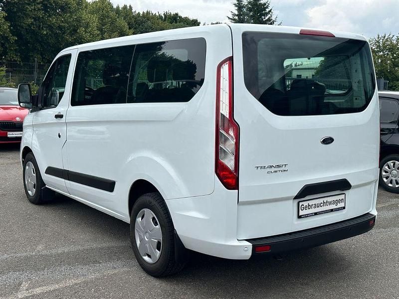 Gebraucht Ford Transit Tourneo Trend 131 PS (96 kW) 2023 Weiß Van / Kleinbus