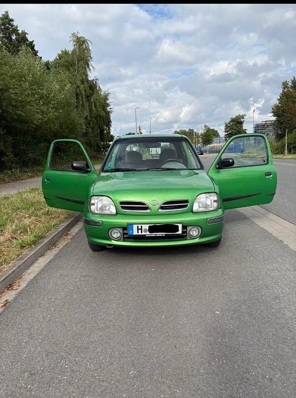 Grün Gebraucht 1998 Nissan Micra Kleinwagen | 985 € (Guter Preis) - Bild 1/4